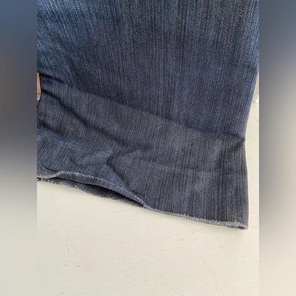 Guess - Picture 4 of 5